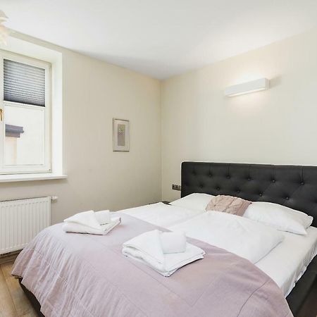 Apartments Cracow Miodowa By Renters Kraków Eksteriør billede