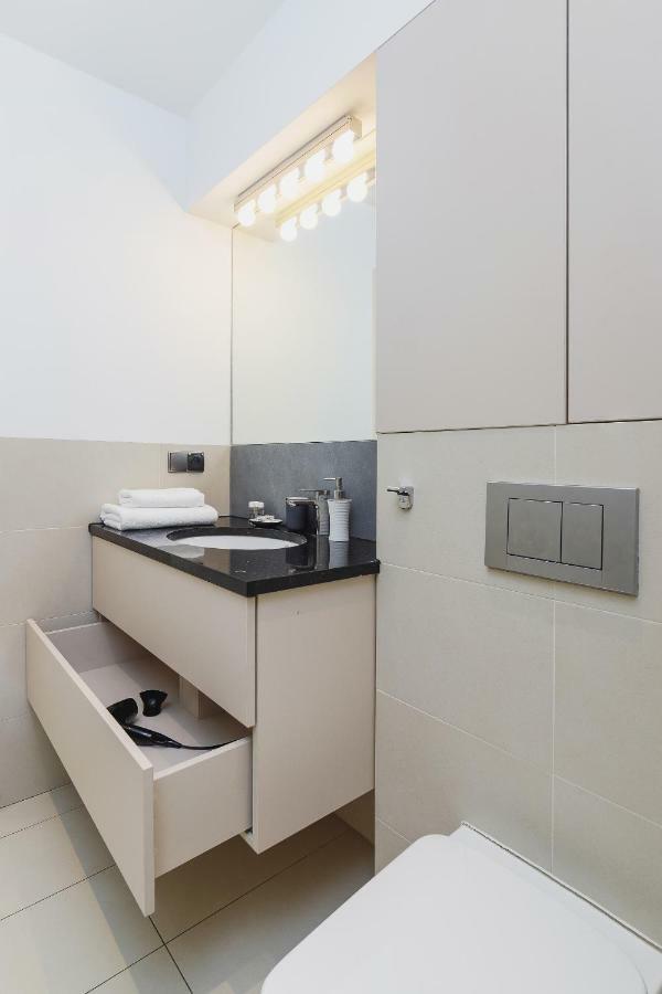 Apartments Cracow Miodowa By Renters Kraków Eksteriør billede