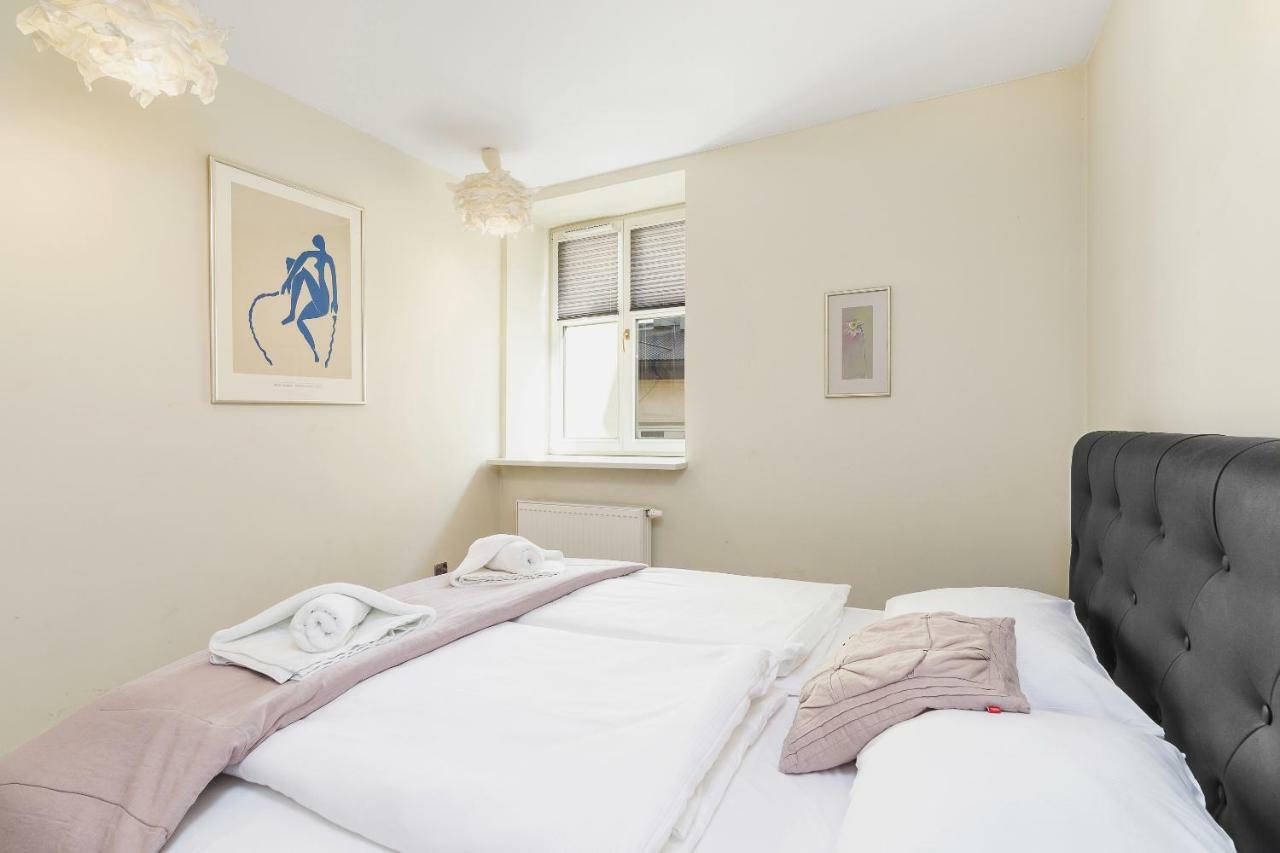 Apartments Cracow Miodowa By Renters Kraków Eksteriør billede